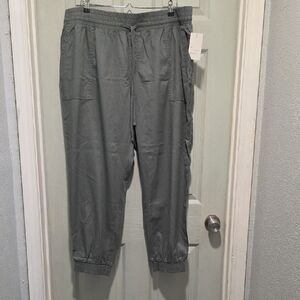 A New Day NWT Sage Green Jogger/Ankle 4 Pocket pants with Elastic Waistband